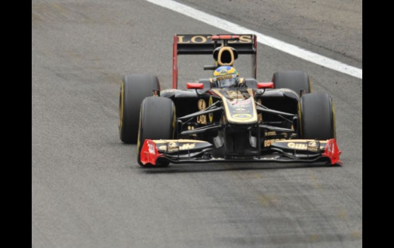 El piloto brasileño, Bruno Senna del equipo Renault, en el circuito Spa-Francorchamps en Bélgica. AFP  /