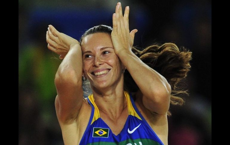 Fabiana Murer compite en la final de salto con pértiga durante la cuarta jornada de los 13 Mundiales de atletismo en Daegu. EFE  /