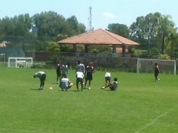 Jugadores del Atlas, durante sesión de entrenamiento en la cancha dos del club Colomos. R.VELÁZQUEZ  /