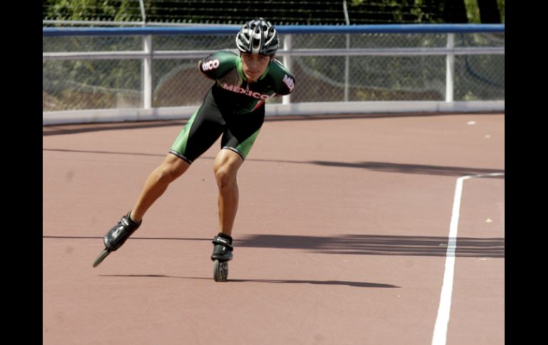 Paéz sobresalió de entre sus compatriotas al inicio de la jornada de patinaje. ARCHIVO  /