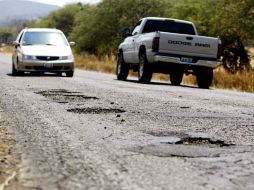 Durante el temporal de lluvias las condiciones de las carreteras estatales se deterioran aún más. E. PACHECO  /