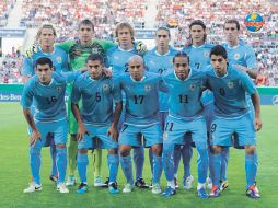 Los uruguayos Forlán y Lugano cambiaron de equipo horas antes de que concluya el cierre de registros. GETTY IMAGES SPORT  /