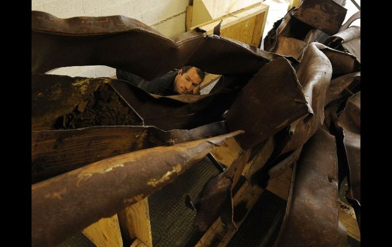 Un trozo de siete metros de acero retorcido extraido de la Zona Cero se exhibe en el Museo Imperial de la Guerra en Inglaterra. REUTERS  /