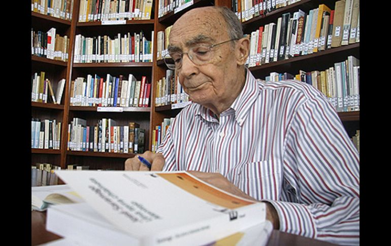 Algunas obras de Saramago son: ‘Caín’, ‘Ensayo sobre la ceguera’ y ‘Ensayo sobre la lucidez’. EFE  /