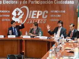 Consejeros electorales rechazaron reducirse los apoyos económicos para transporte y telefonía. A. CAMACHO  /