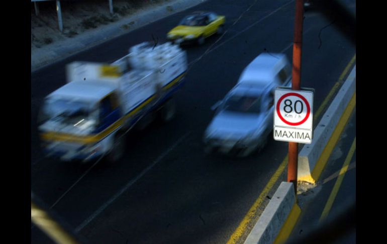 Las fotomultas se aplican desde mayo pasado por exceder los límites de velocidad en Periférico. A. HINOJOSA  /