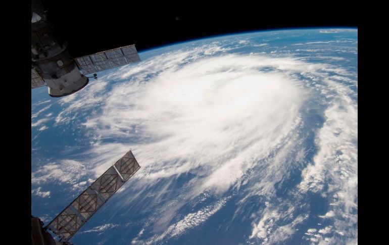 Desde la Estación Espacial Internacional se observa hoy la evolución del huracán 'Katia'. REUTERS  /