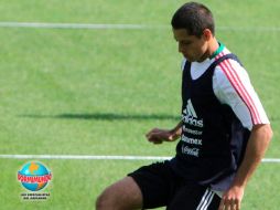 El delantero mexicano, Javier Chicharito Hernández, durante sesión de entrenamiento en Varsovia. EFE  /