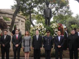 Al pie de la estatua del General García Barragán, se montó una guardia de honor. ESPECIAL  /