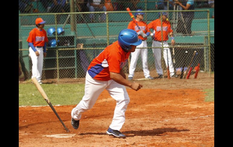 Final de beisbol entre los equipos Bome (naranja) y Legión (Azul) en el estadio Heliodoro Hérnandez Loza en Tlaquepaque.EL INFORMADOR  /