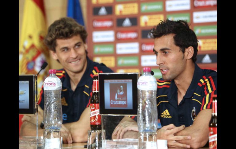 Álvaro Arbeloa y Fernando Llorente en una conferencia de prensa previo al partido contra Liechtenstein. EFE  /