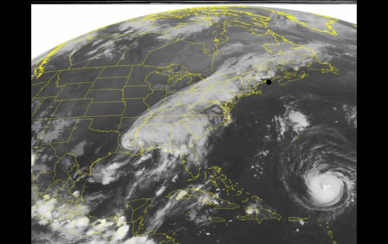 Katia se ubicababa hoy a 645 kilómetros al norte de las Islas Sotavento del Norte. AP  /