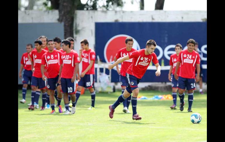 Jugadores de Chivas, durante sesión de entrenamiento en Verde Valle. E.PACHECO  /