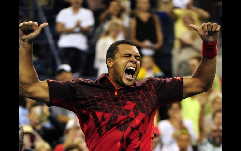 Jo-Wilfried Tsonga festeja su victoria ante Mardi Fish. EFE  /