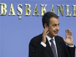 José Luis Rodríguez Zapatero, en rueda de prensa en Ankara, tras encabezar la III Cumbre Hispano-Turca. EFE  /