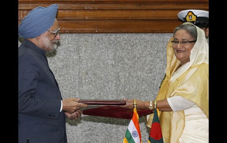 Manmohan Singh, primer ministro hindú y su contraparte de Bangladesh, Sheikh Hasina. AP  /