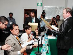 Durante la Sesión de la Comisión de Adquisiciones del IEPC, donde se anunciaron las empresas. E. BARRERA  /