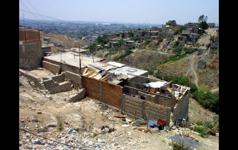 La pobreza extrema se refleja en zonas conurbadas de Guadalajara, como es el caso de la colonia Arroyo Hondo en Zapopan. ARCHIVO  /