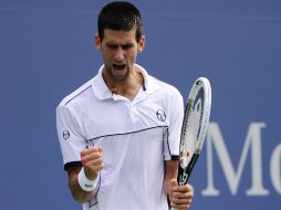 Novak Djokovic celebra un punto ganan do durante el partido. EFE  /