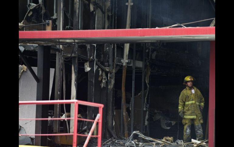 El casino Royale tras el incendio provocado por un grupo criminal. ARCHIVO  /