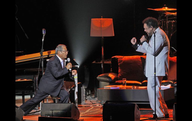 Armando Manzanero y Francisco Céspedes le dieron gusto al público reunido, cantándole al amor, el dolor y la figura femenina. S. NÚÑEZ  /