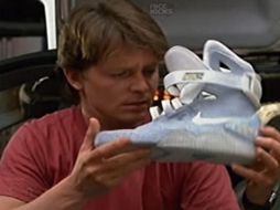 La adquisición de las zapatillas que usó Marty McFly estuvo fuertemente disputada entre dos compradores. ESPECIAL  /