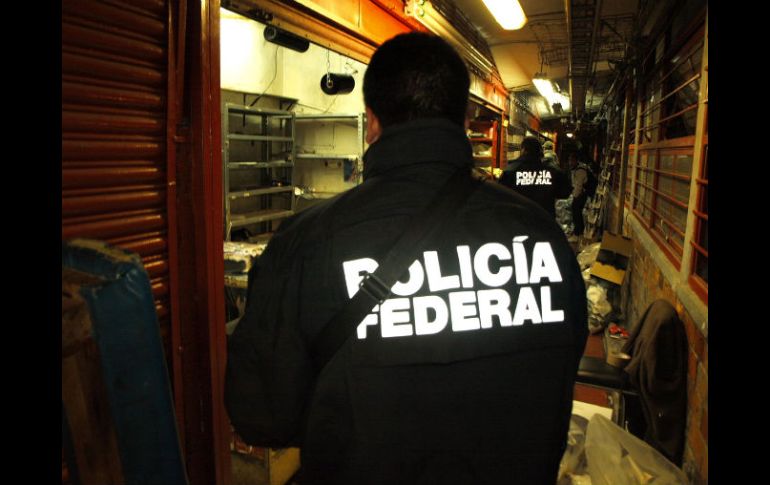 Alrededor de las 06:00 horas de ayer, 34 locales del mercado fueron cateados por parte de autoridades federales. O. RUVALCABA  /