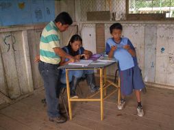 La globalización y la presión en comunidades indígenas por integrarse a la cultura dominante están acelerando la desaparición.ESPECIAL  /