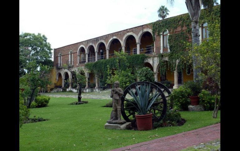 Una de las distintas haciendas tequileras en la Ruta del Tequila. ARCHIVO.  /