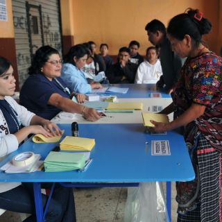 Masiva afluencia de votantes en elecciones guatemaltecas