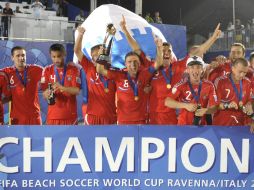 La Selección de Rusia celebra su victoria y el título de Campeón del Mundial de Ravenna, Italia 2011. AP  /