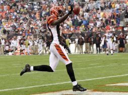 A. J. Green corre hacia el final de la zona para hacer un touchdown. REUTERS  /