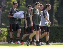 Los jugadores del Milán en sesión de entrenamiento previa a el partido contra el Barcelona. EFE  /