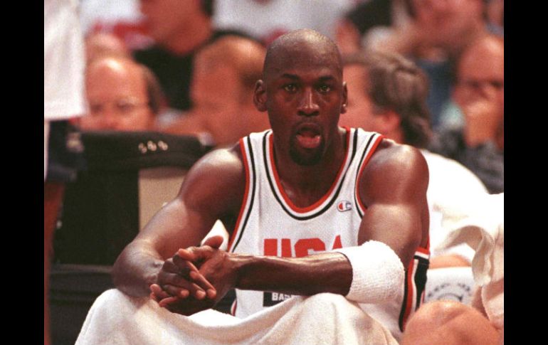 Michael Jordan realizó declaraciones que le trajeron problemas con la NBA. MEXSPORT  /