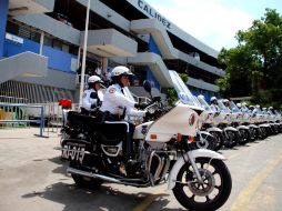 Durante la graduación, las nuevas agentes viales tuvieron que hacer un recorrido de muestra frente a todos los asistentes. A. MADERA  /