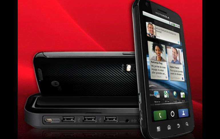 Google busca impulsar su sistema Android por medio de la compra de Motorola. ESPECIAL  MOTOROLA.COM  /