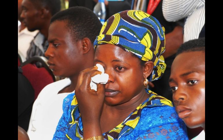 Una nigeriana que perdió al marido en el atentado, llora durante el homenaje a las víctimas. AP  /