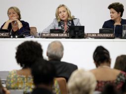 Michelle Bachelet, Hillary Clinton y Dilma Rousseff durante un evento en la ONU acerca de la participación femenina. AP  /