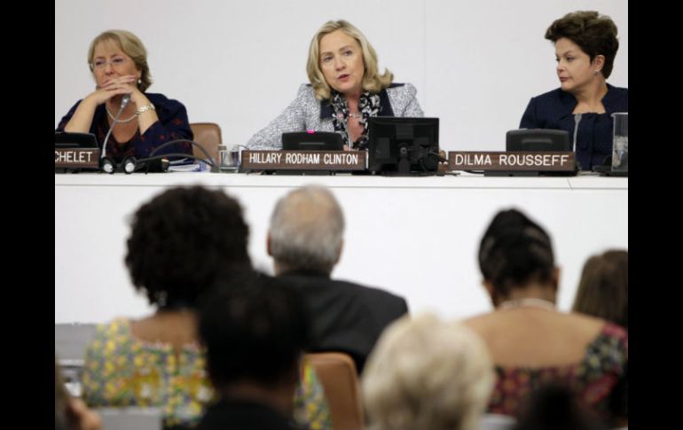 Michelle Bachelet, Hillary Clinton y Dilma Rousseff durante un evento en la ONU acerca de la participación femenina. AP  /