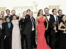 El elenco de la serie ayer en la entrega de premios Emmy 2011. AP  /