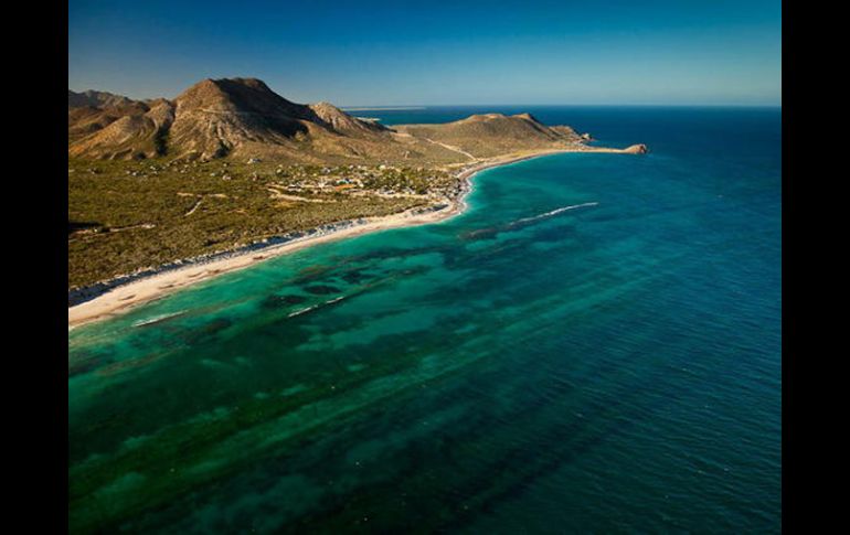 Se muestra Cabo Pulmo, en el Golfo de Baja California, Greenpeace se sumó a la defensa de este arrecife del noroeste del país. EFE  /