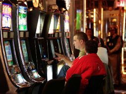 Al parecer los dos suspendidos habrían permitido la operación de casinos sin la legalidad respectiva. ARCHIVO  /