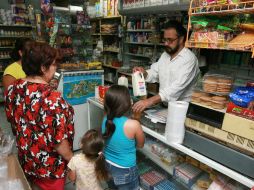 El programa Mi Tiendita ofrece capacitación a los dueños de pequeños comercios, como tiendas de abarrotes. ARCHIVO  /