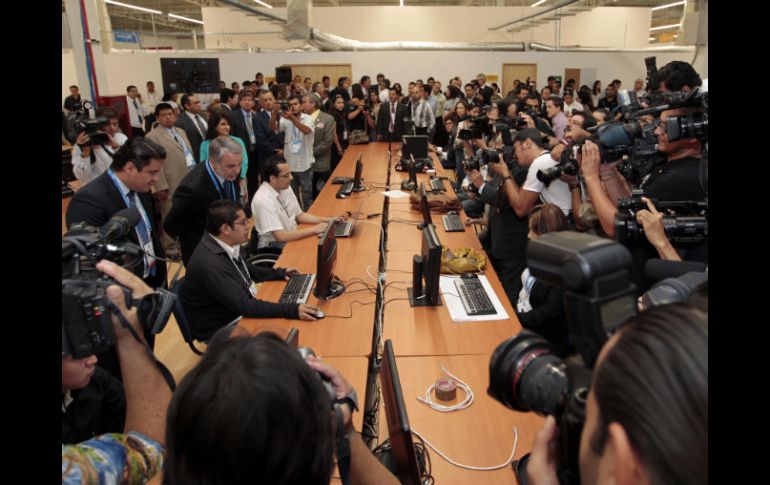 El centro de medios está equipado con 522 estaciones de trabajo con acceso a internet de 100 mega bytes de velocidad. A. GARCÍA  /