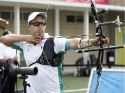 Juan René Serrano, arquero tapatío y abanderado mexicano en los Juegos Panamericanos 2011. ARCHIVO  /