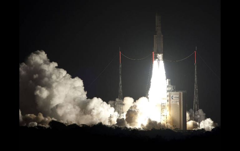 Arianne-5 despega del centro espacial europeo en Francia. AFP  /