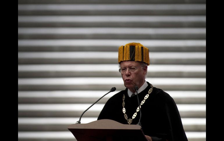 El rector de la UNAM, José Narro Robles, dijo que se necesita un modelo de desarrollo humano para llegar a la paz. AFP  /