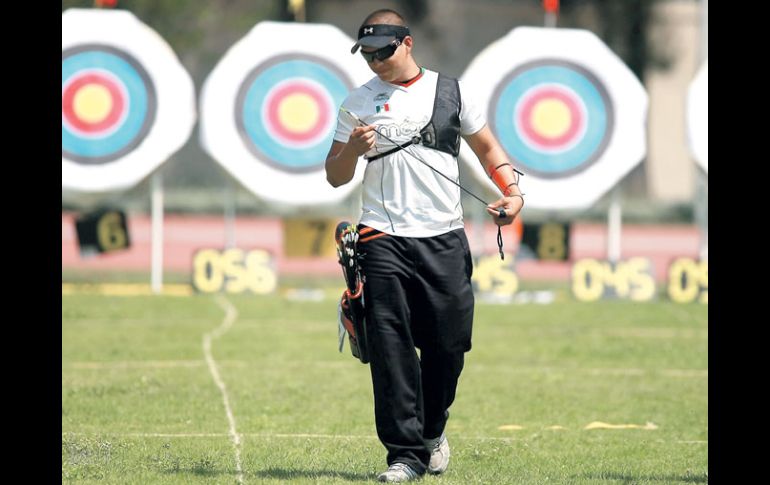 Juan René Serrano recibirá hoy la Bandera Mexicana en la ceremonia del abanderamiento rumbo a Guadalajara 2011. GETTY IMAGES SPORT  /