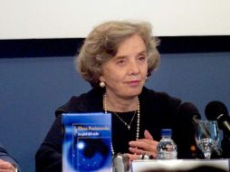 La escritora Elena Poniatowska ganó, en el 2000, con 'La piel del cielo'. ARCHIVO  /