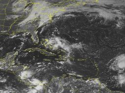 Imagen de satélite muestra la tormenta tropical Ophelia situado a unos 635 millas al este-sureste de las Islas de Sotavento. AP  /